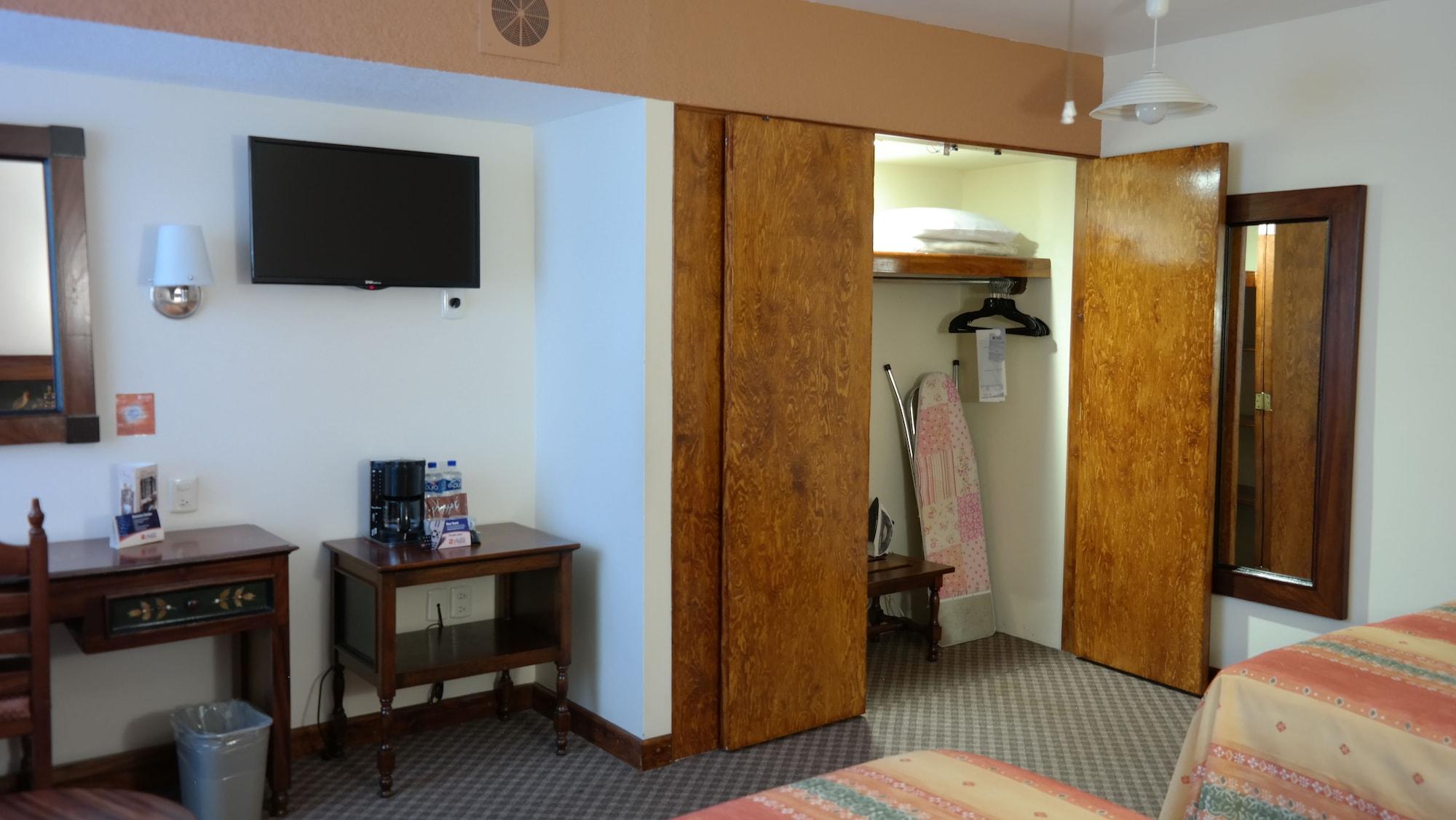 Plaza Uruapan Hotel ภายนอก รูปภาพ