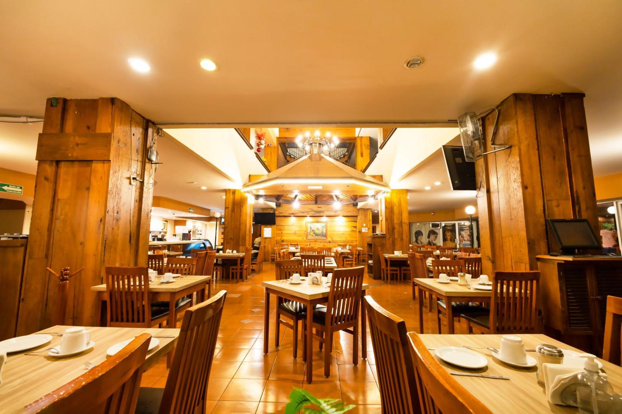 Plaza Uruapan Hotel ภายนอก รูปภาพ