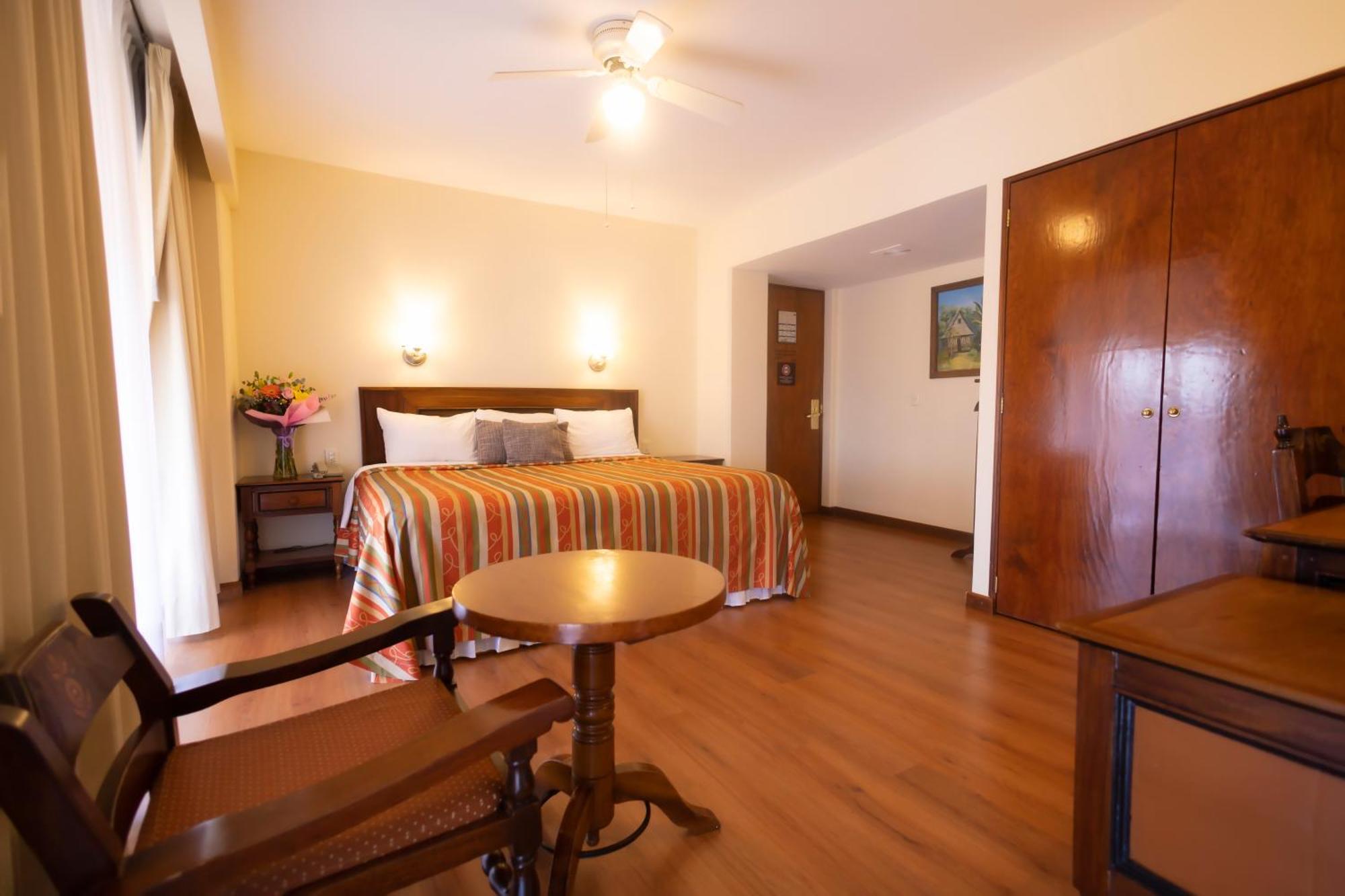 Plaza Uruapan Hotel ภายนอก รูปภาพ