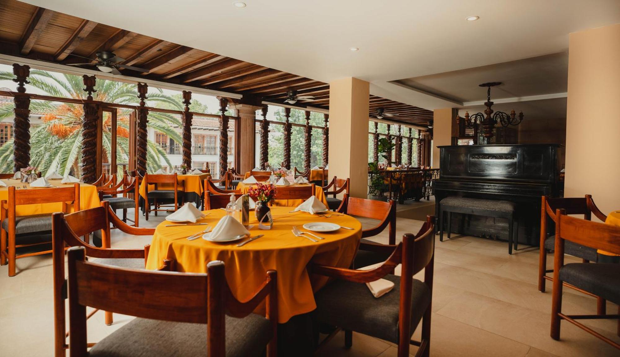 Plaza Uruapan Hotel ภายนอก รูปภาพ