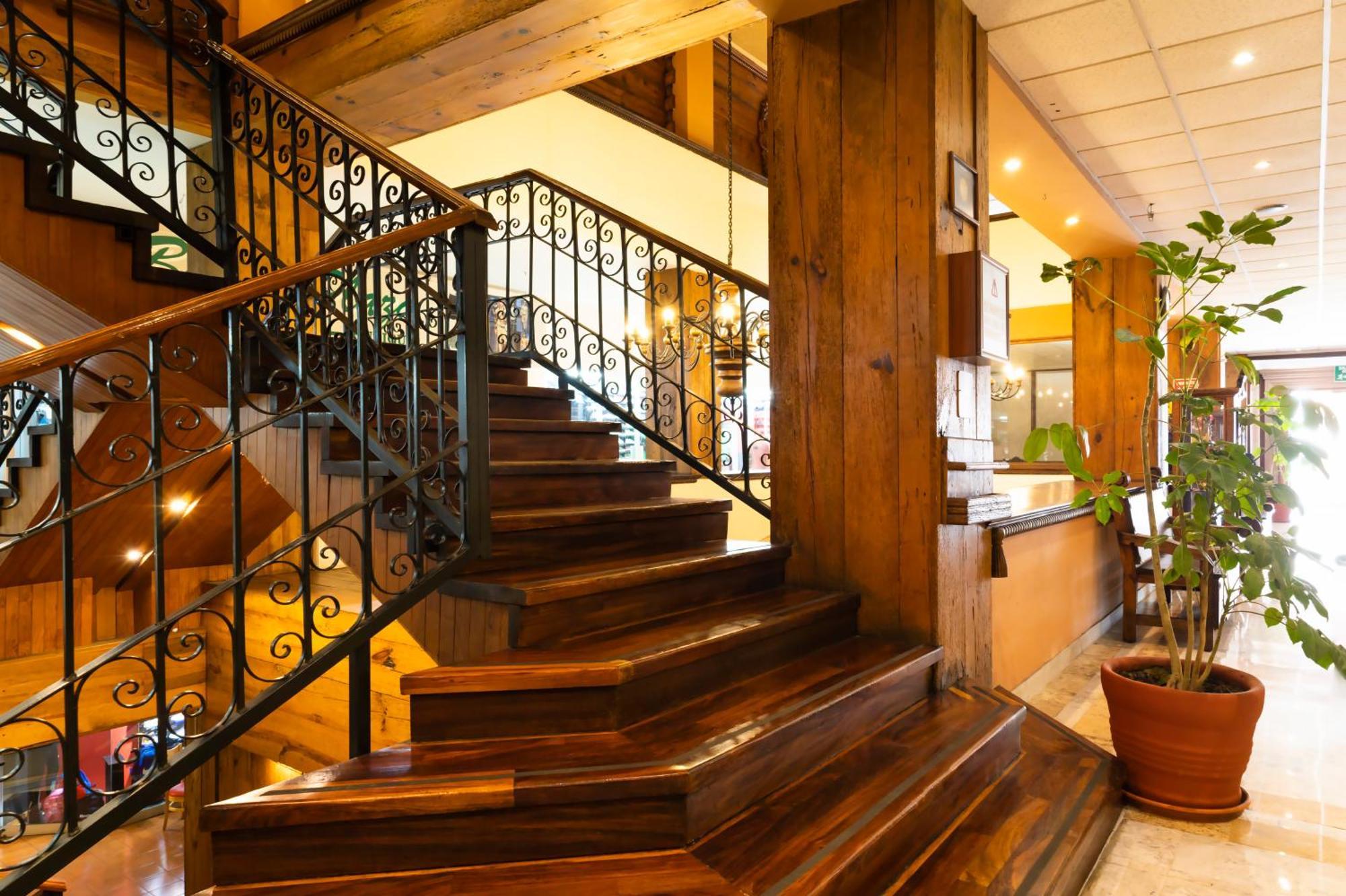Plaza Uruapan Hotel ภายนอก รูปภาพ