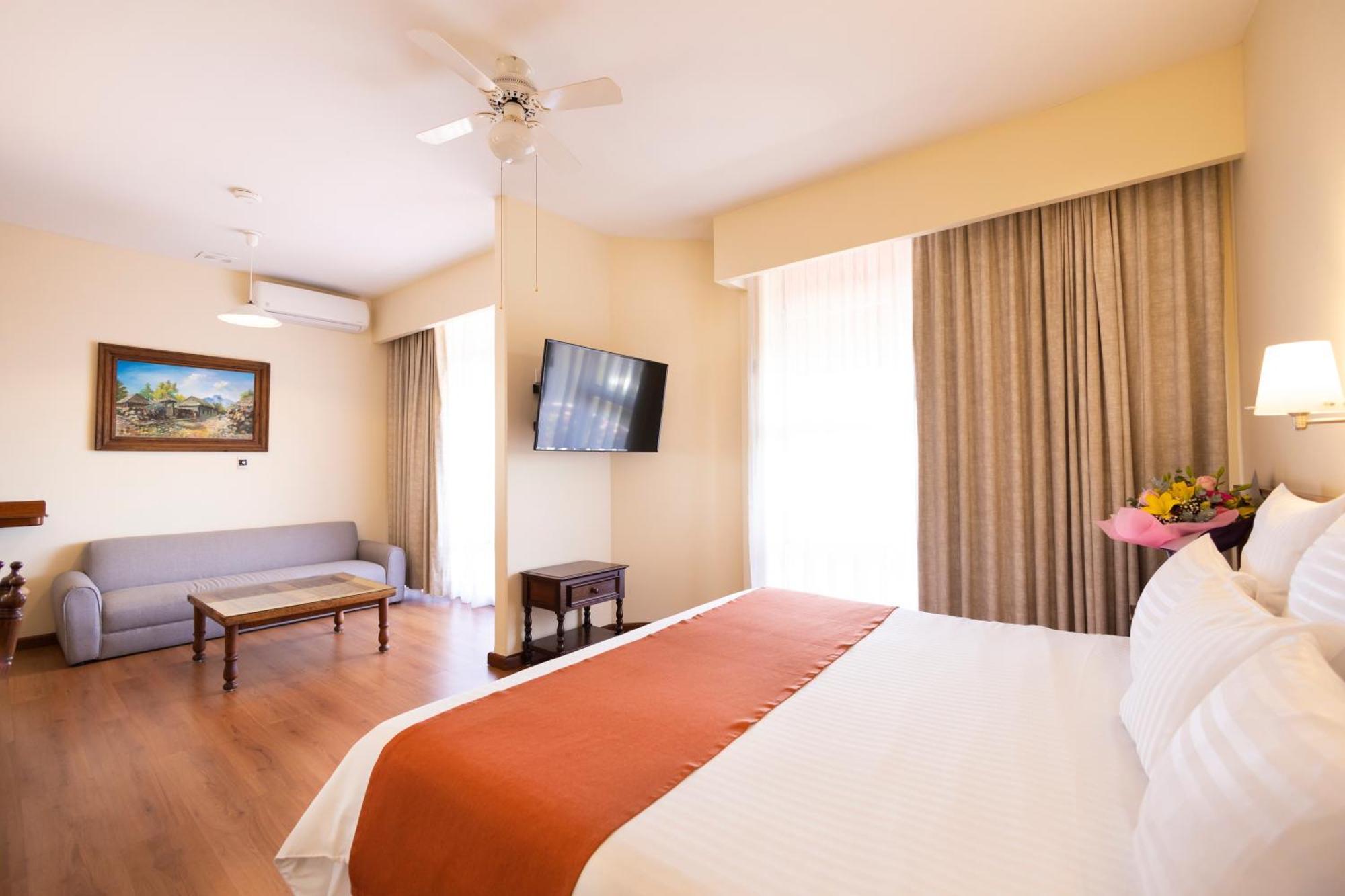 Plaza Uruapan Hotel ภายนอก รูปภาพ