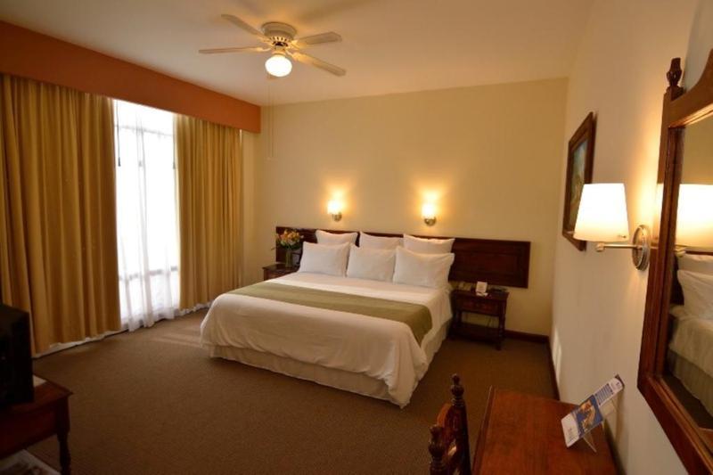 Plaza Uruapan Hotel ภายนอก รูปภาพ