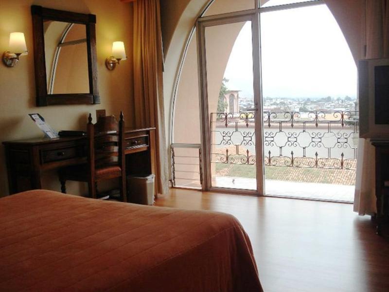 Plaza Uruapan Hotel ภายนอก รูปภาพ