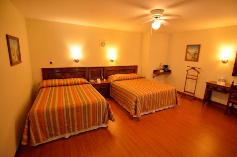 Plaza Uruapan Hotel ภายนอก รูปภาพ