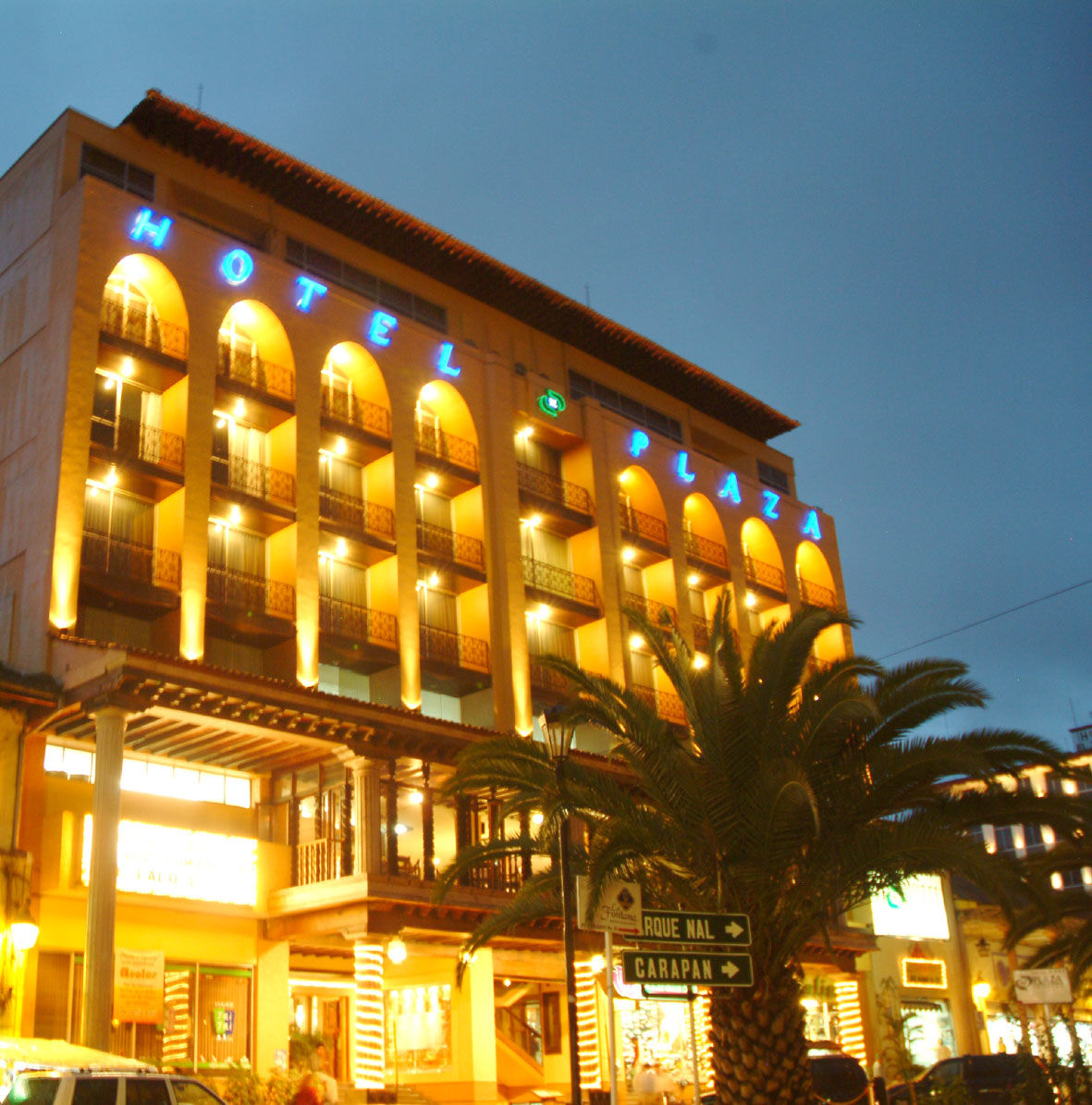 Plaza Uruapan Hotel ภายนอก รูปภาพ